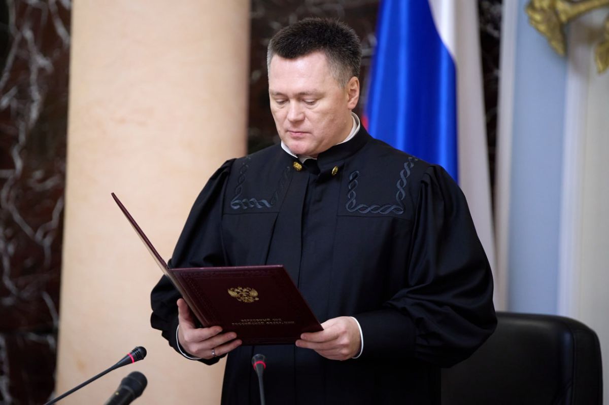 Вердикт присяжных не освобождает судью от обязанности разрешить правовые вопросы, указал Президиум ВС РФ в постановлении по надзорной жалобе жителя Ростовской области Вердикт присяжных не освобождает судью от обязанности разрешить правовые вопросы, указал Президиум ВС РФ в постановлении по надзорной жалобе жителя Ростовской области