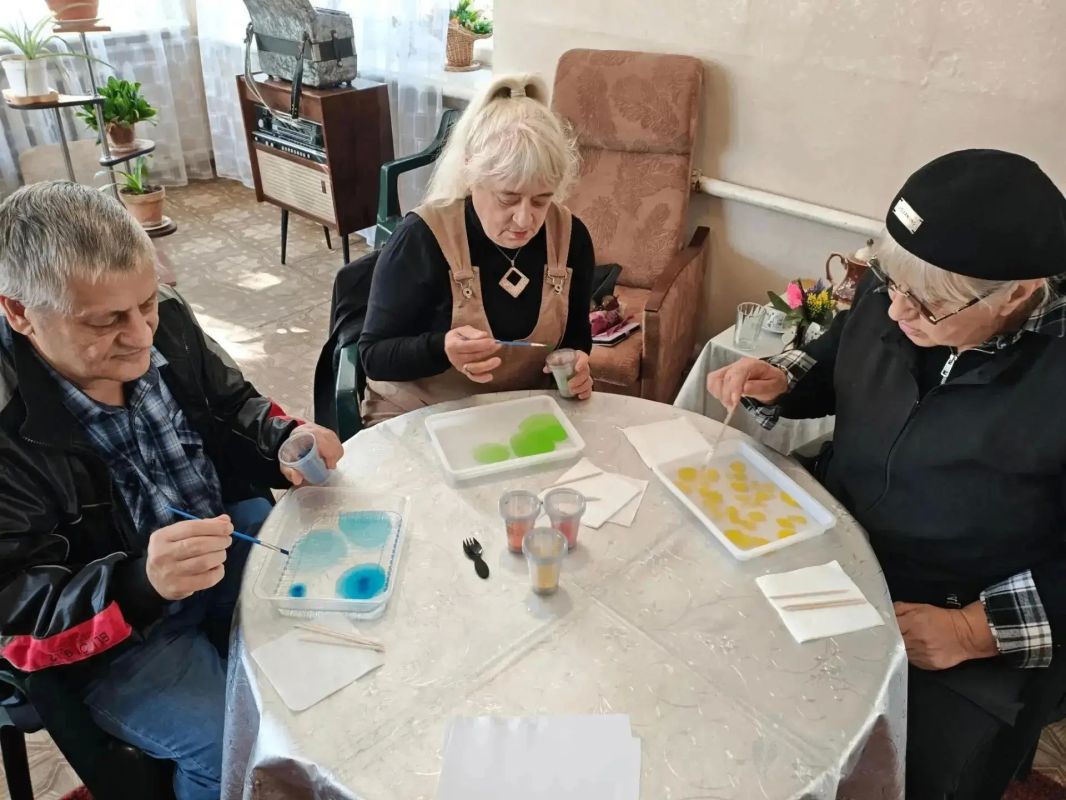 В Центре социального развития Макеевки прошло занятие «Мысль и дыхание»