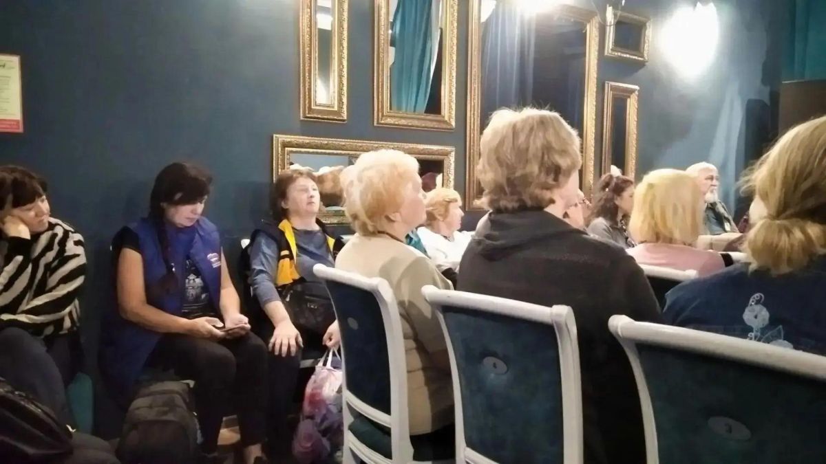 Культурное событие для старшего поколения: поход в театр кукол и творческий вечер Культурное событие для старшего поколения: поход в театр кукол и творческий вечер