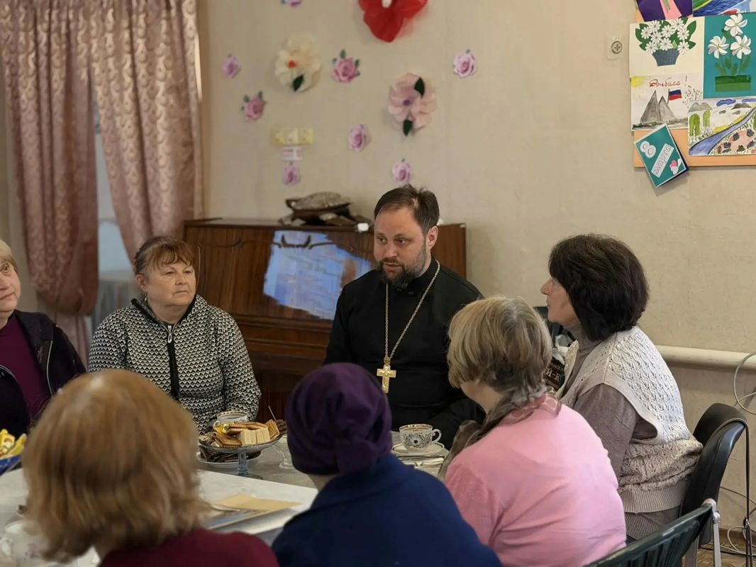 Сегодня, 15 октября, на базе Государственного бюджетного учреждения социального обслуживания «Центр социального обслуживания населения Центрально-Городского района города Макеевки», в целью реализации проекта «Старшее...