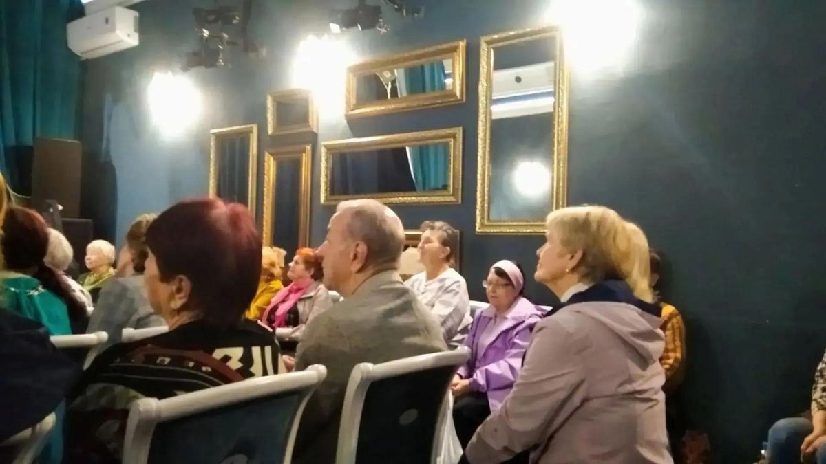 Культурное событие для старшего поколения: поход в театр кукол и творческий вечер Культурное событие для старшего поколения: поход в театр кукол и творческий вечер
