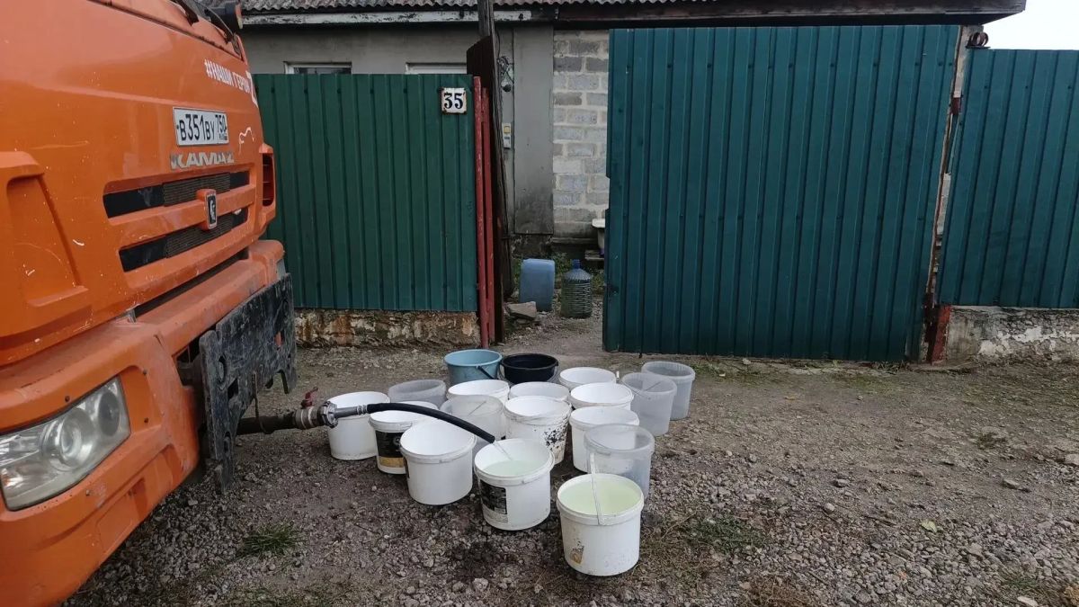 Вчера, 14 октября, в Кировском внутригородском районе при поддержке региона-шефа Московская область согласно поступившим заявкам произведен подвоз воды для жителей в жилом массиве «Путь Ильича» по ул. Матросова, ул. Фадеева... Вчера, 14 октября, в Кировском внутригородском районе при поддержке региона-шефа Московская область согласно поступившим заявкам произведен подвоз воды для жителей в жилом массиве «Путь Ильича» по ул. Матросова, ул. Фадеева...