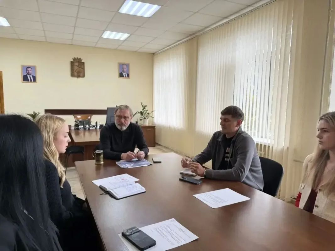 В Мангушском округе обсудили развитие молодежной политики В Мангушском округе обсудили развитие молодежной политики