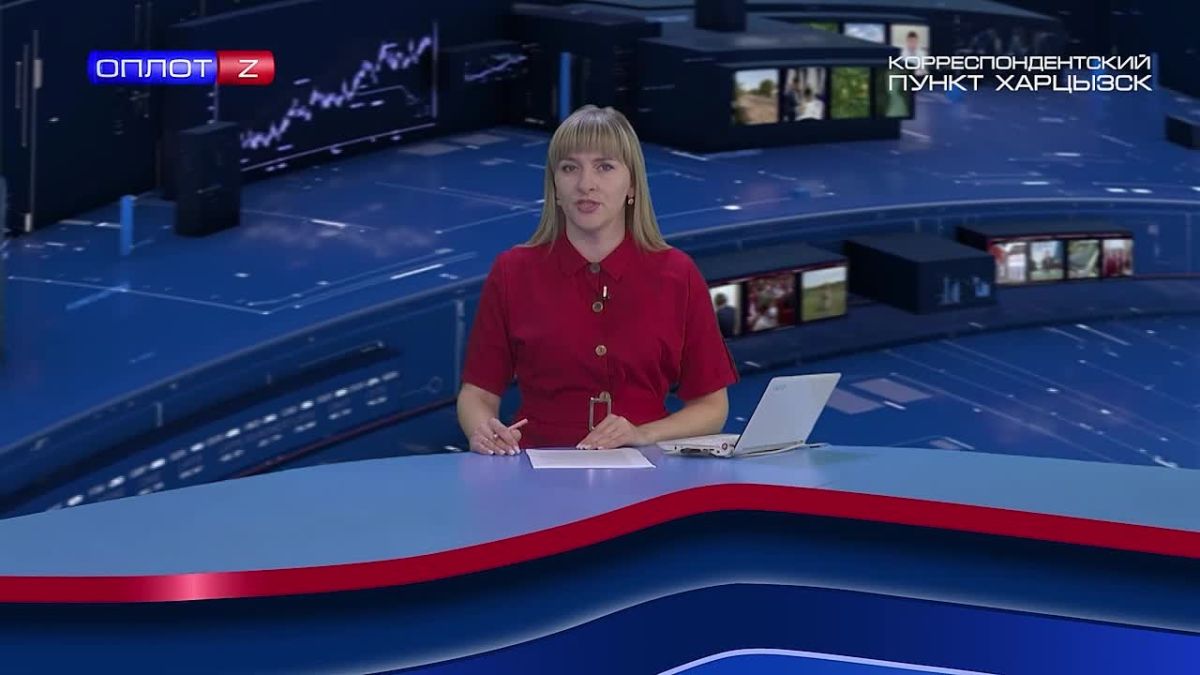 Опасное задымление. . Харцызские огнеборцы во время ликвидации пожара в жилом доме спасли ребенка