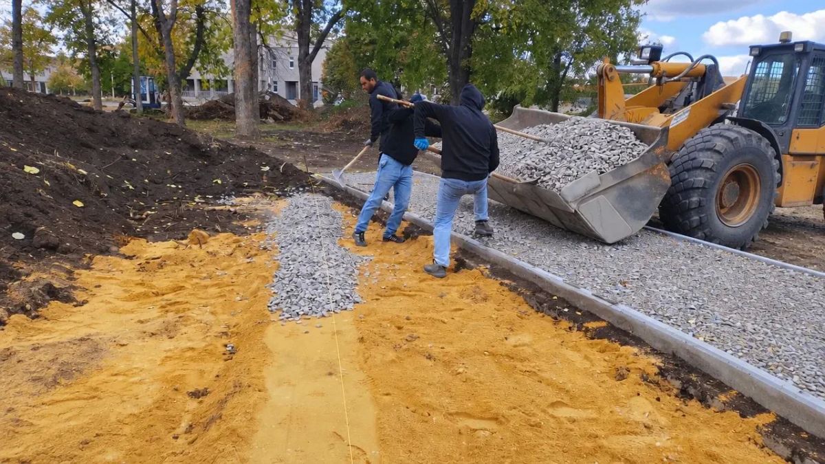 Подрядная организация Нижегородской области продолжает работать над благоустройством парка культуры и отдыха в г. о. Иловайск. В 2025 году город Иловайск принимал участие во Всероссийском конкурсе лучших проектов...