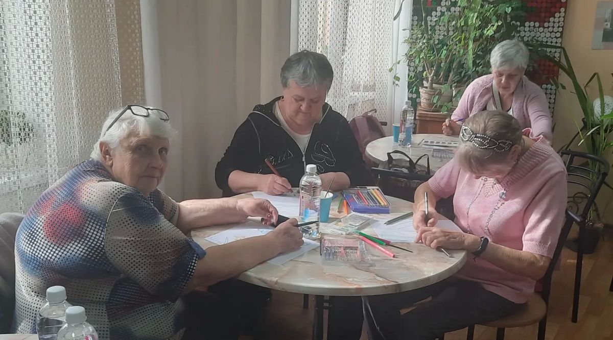 Тепло сердец и магия творчества: арт-терапия в Петровском районе Тепло сердец и магия творчества: арт-терапия в Петровском районе
