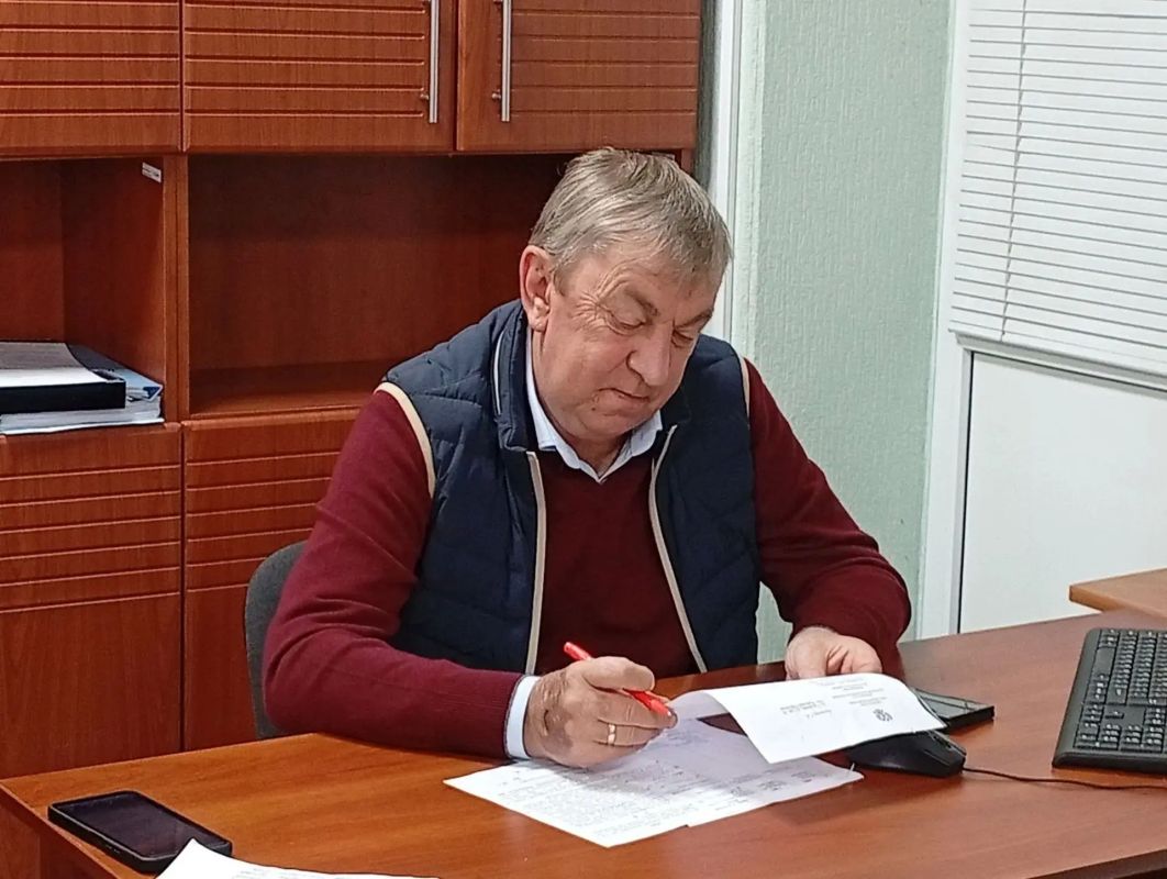 Николай Руппель: Во время очередного личного приема, который провел сегодня в администрации округа, ответил на вопросы жителей Ясиноватой, Пантелеймоновки и Красного Партизана Николай Руппель: Во время очередного личного приема, который провел сегодня в администрации округа, ответил на вопросы жителей Ясиноватой, Пантелеймоновки и Красного Партизана