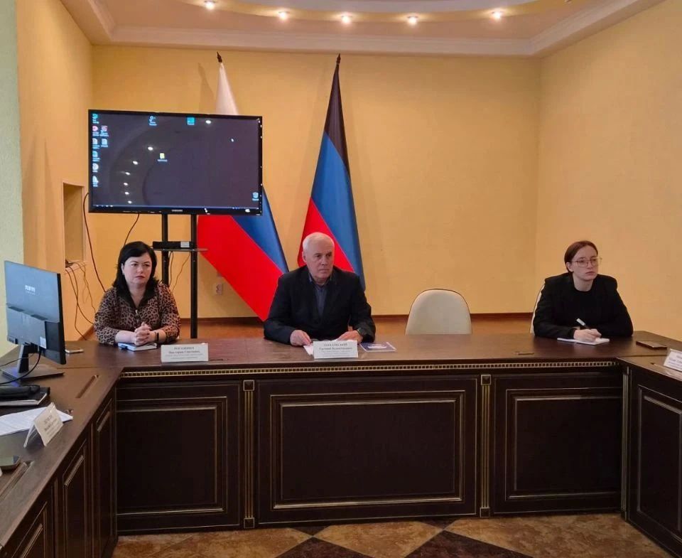 Евгений Поплавский: Провёл аппаратное совещание с руководителями ведомств и силовых структур