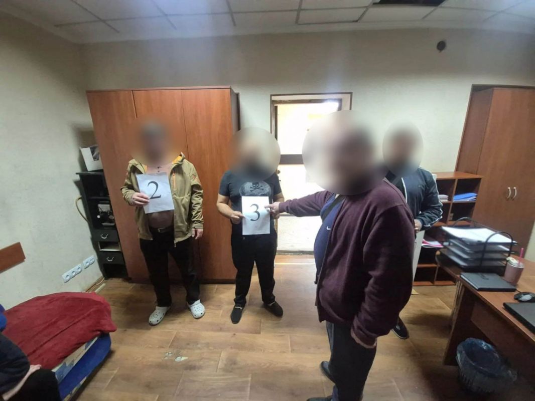 Оперативники изъяли почти 130 граммов синтетического наркотика у жителя Мариуполя Оперативники изъяли почти 130 граммов синтетического наркотика у жителя Мариуполя