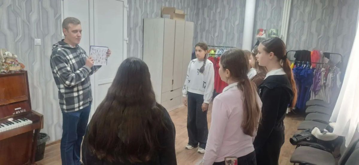 В Культурно-досуговом центре состоялся урок безопасности "Если рядом террорист" В Культурно-досуговом центре состоялся урок безопасности "Если рядом террорист"