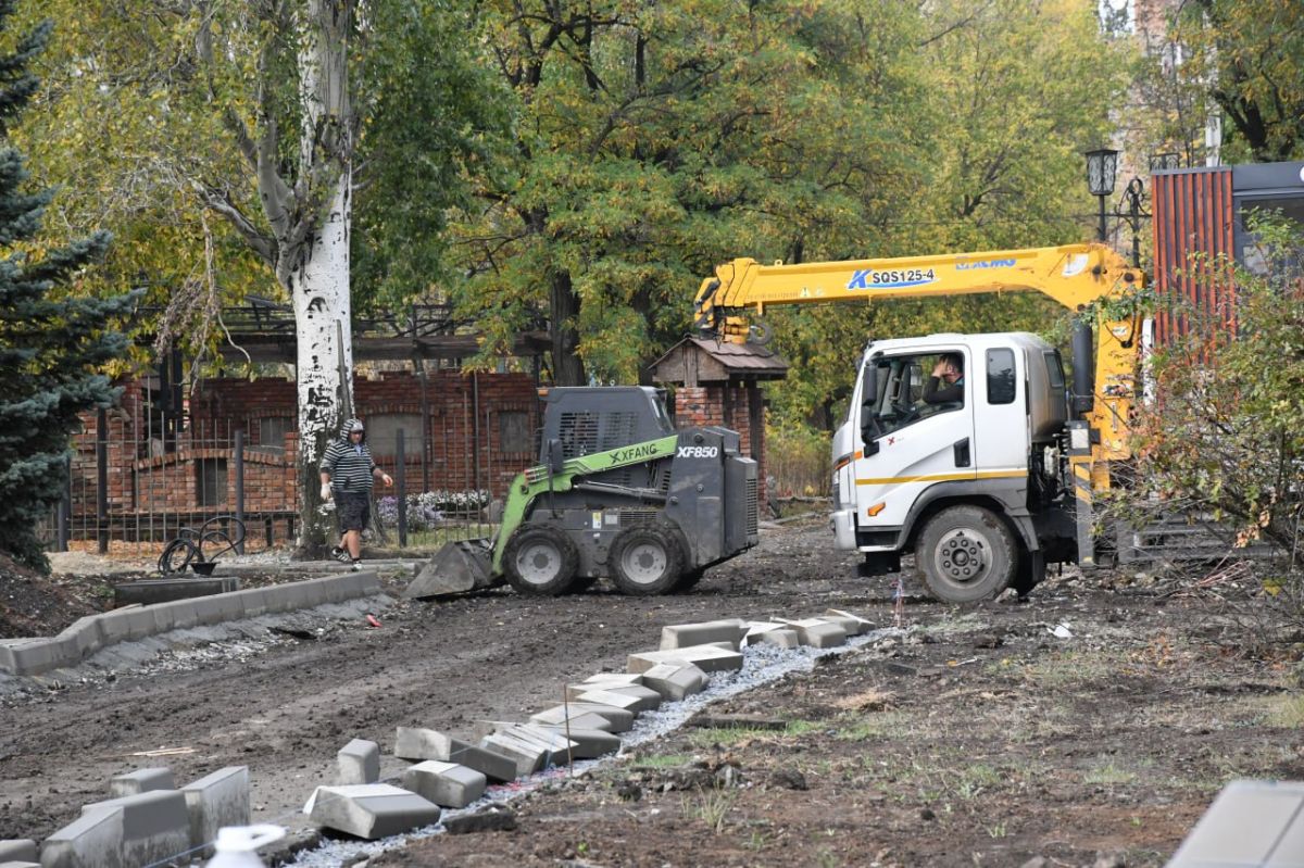 В Кировском продолжается благоустройство общественных пространств В Кировском продолжается благоустройство общественных пространств