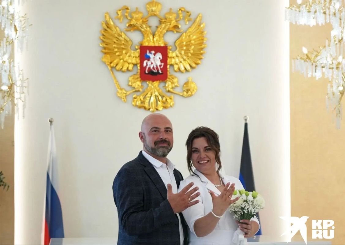 Свадебный бум: в Мариуполе ажиотаж на проведение торжественных церемоний в новом Центральном ЗАГСе Свадебный бум: в Мариуполе ажиотаж на проведение торжественных церемоний в новом Центральном ЗАГСе