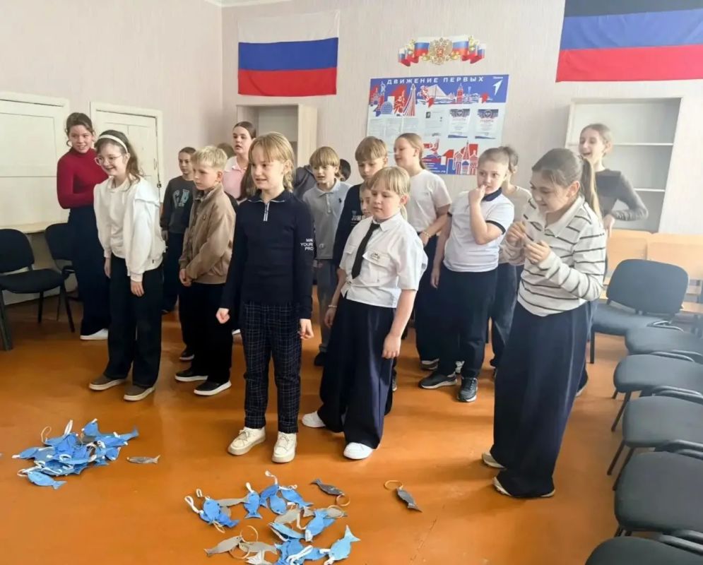 Сегодня, в ГБОУ «СШ № 10» прошла музыкально танцевальная программа для учащихся 5 класса - «Золотая осень» Сегодня, в ГБОУ «СШ № 10» прошла музыкально танцевальная программа для учащихся 5 класса - «Золотая осень»
