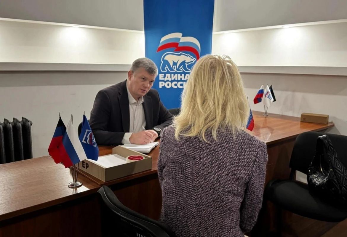 На связи с жителями. Александр Камышов провёл приём граждан в Донецке На связи с жителями. Александр Камышов провёл приём граждан в Донецке