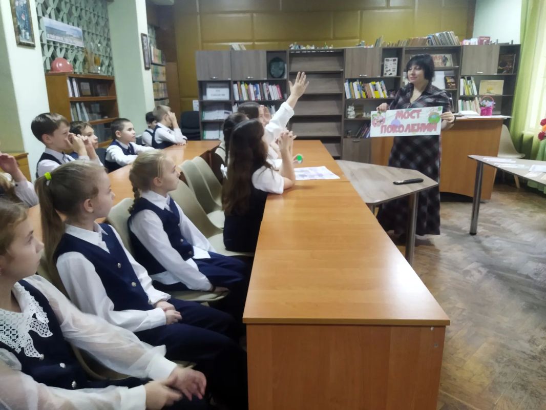 15 октября, библиотека им. И. Д. Василенко превратилась в волшебную страну, а четвероклассники из ГБОУ «Средняя школа №62 г.о. Макеевка» — в отважных первооткрывателей! 15 октября, библиотека им. И. Д. Василенко превратилась в волшебную страну, а четвероклассники из ГБОУ «Средняя школа №62 г.о. Макеевка» — в отважных первооткрывателей!