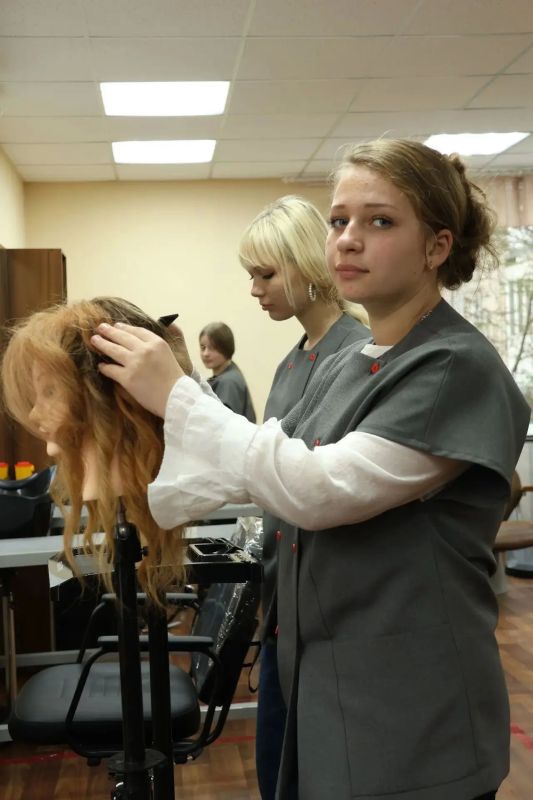«Моя первая профессия»: школьники ДНР получают востребованные навыки «Моя первая профессия»: школьники ДНР получают востребованные навыки