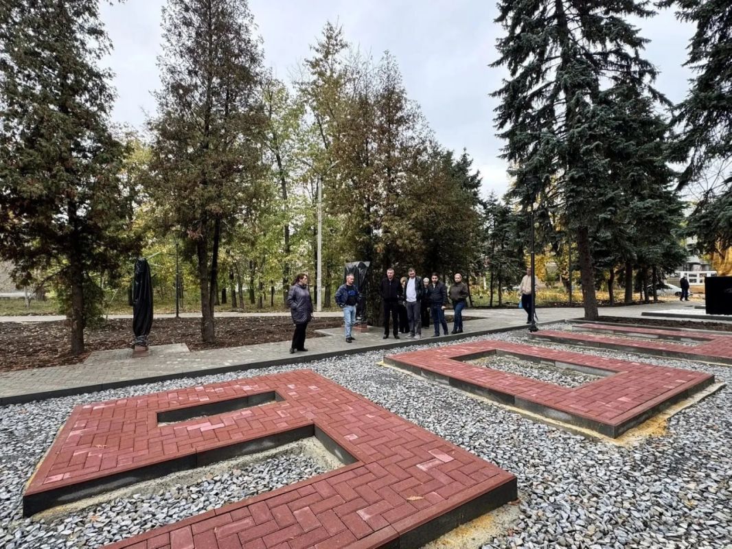Реализация значимого проекта по созданию Аллеи памяти Героев в Ждановке приближается к своему завершению Реализация значимого проекта по созданию Аллеи памяти Героев в Ждановке приближается к своему завершению