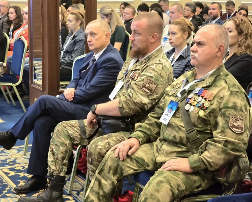 Дмитрий Огилец: С моими золотыми помощниками принял участие в межрегиональном форуме "Донбасс - колыбель народов", который проходил в Донецке, в столице многонационального Донбасса Дмитрий Огилец: С моими золотыми помощниками принял участие в межрегиональном форуме "Донбасс - колыбель народов", который проходил в Донецке, в столице многонационального Донбасса
