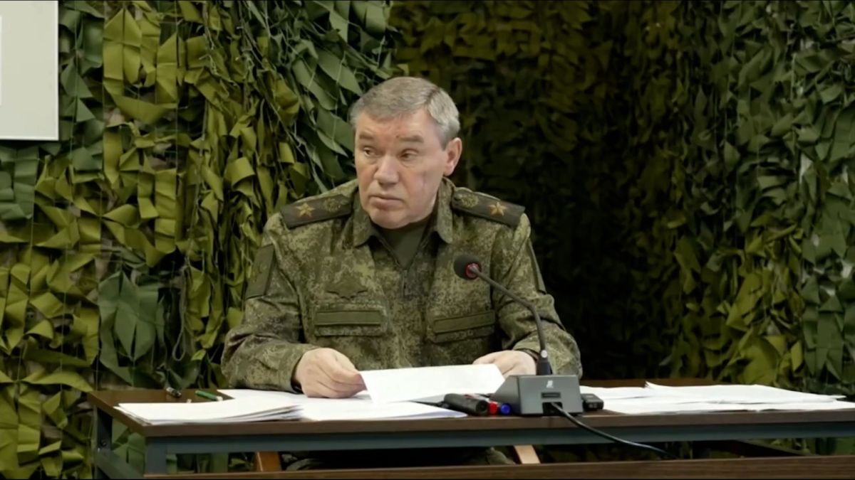 Андрей Руденко: Начальник Генштаба ВС РФ Валерий Герасимов доложил Президенту России Владимиру Путину обстановку в зоне СВО: