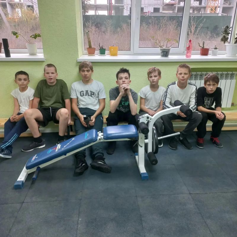 Воспитанникам спортивной школы «Атлетик» рассказали об уловках кибермошенников Воспитанникам спортивной школы «Атлетик» рассказали об уловках кибермошенников