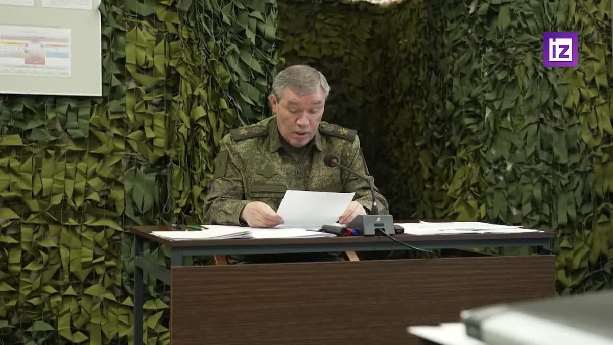 Киевский режим на фоне отсутствия успехов на поле боя сделал ставку на удары по гражданским объектам, заявил начальник Генштаба РФ Валерий Герасимов