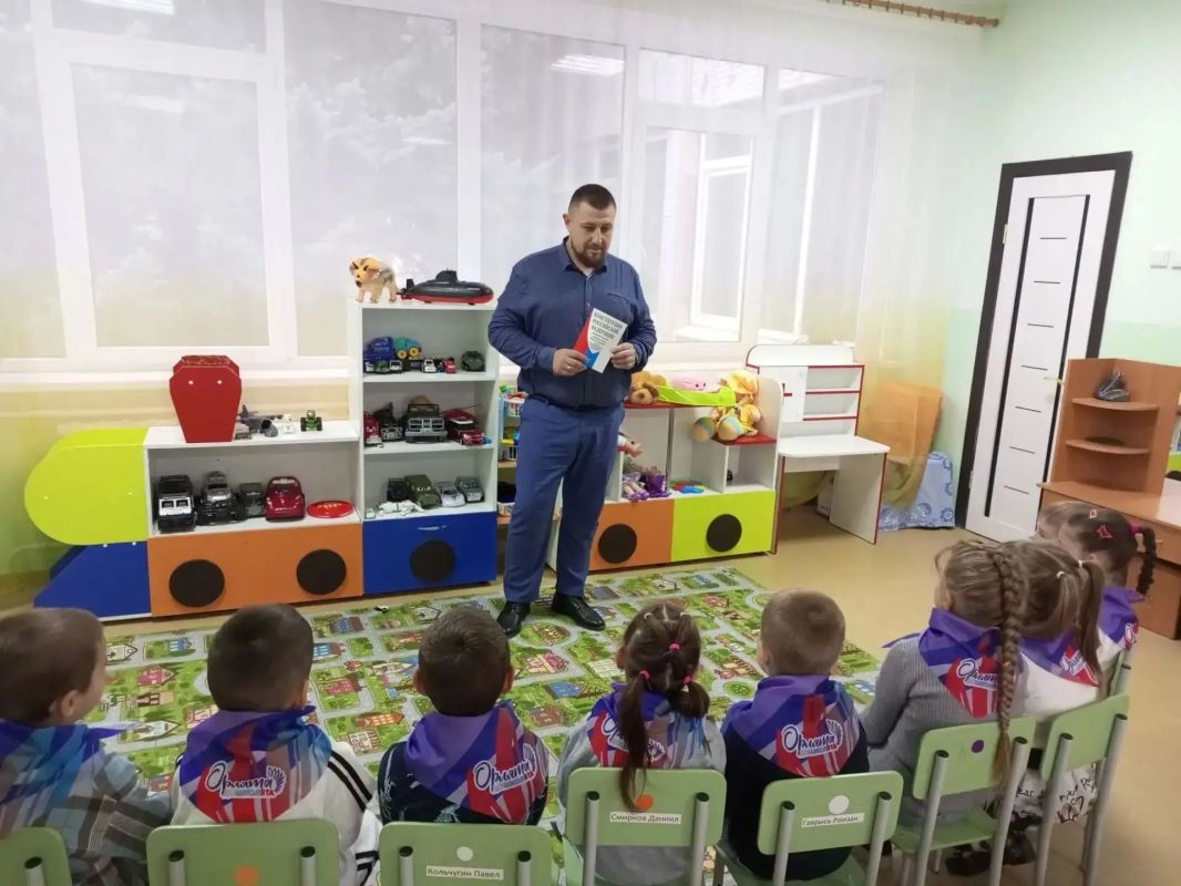 В детском саду "Золотой ключик" прошёл День отца, который запомнился ребятам тёплой и дружеской атмосферой В детском саду "Золотой ключик" прошёл День отца, который запомнился ребятам тёплой и дружеской атмосферой