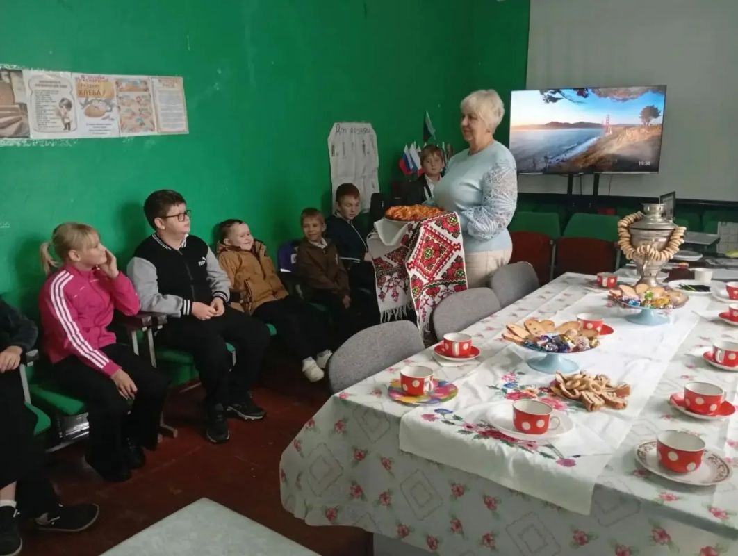 В Демьяновском сельском клубе отметили Международный день хлеба В Демьяновском сельском клубе отметили Международный день хлеба