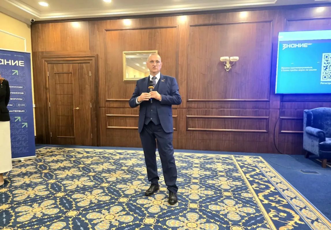 Дмитрий Огилец: С моими золотыми помощниками принял участие в межрегиональном форуме "Донбасс - колыбель народов", который проходил в Донецке, в столице многонационального Донбасса Дмитрий Огилец: С моими золотыми помощниками принял участие в межрегиональном форуме "Донбасс - колыбель народов", который проходил в Донецке, в столице многонационального Донбасса