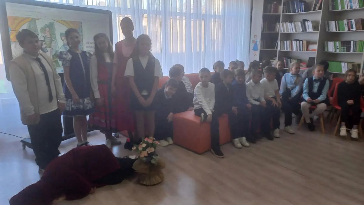 В мире сказки "Аленький цветочек" В мире сказки "Аленький цветочек"