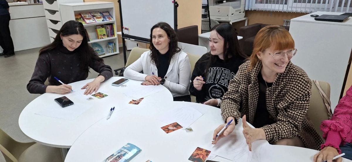 Первая встреча в женском клубе «Круг» по Программе "Нейровстряска" прошла на базе Центральной городской библиотеки Шахтерского муниципального округа Первая встреча в женском клубе «Круг» по Программе "Нейровстряска" прошла на базе Центральной городской библиотеки Шахтерского муниципального округа