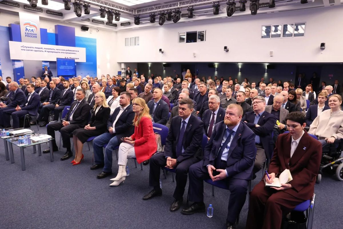 Единая Россия организовала обучение для впервые избранных депутатов Госдумы Единая Россия организовала обучение для впервые избранных депутатов Госдумы
