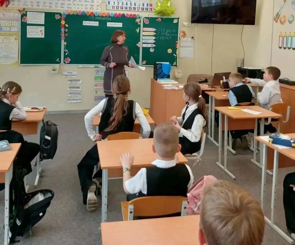 С обучающимися средней школы №68 провели беседу о вреде наркотиков С обучающимися средней школы №68 провели беседу о вреде наркотиков