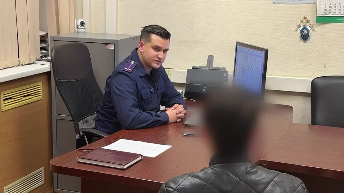 Нашли метателя, который бросил кирпич в окно проходящего поезда в Москве