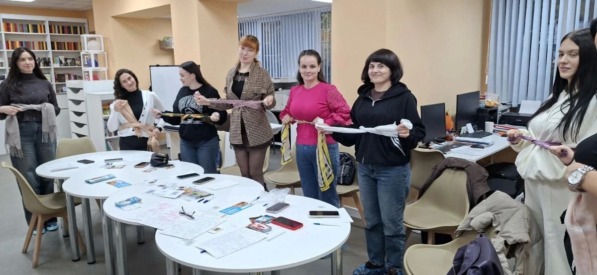 Первая встреча в женском клубе «Круг» по Программе "Нейровстряска" прошла на базе Центральной городской библиотеки Шахтерского муниципального округа Первая встреча в женском клубе «Круг» по Программе "Нейровстряска" прошла на базе Центральной городской библиотеки Шахтерского муниципального округа