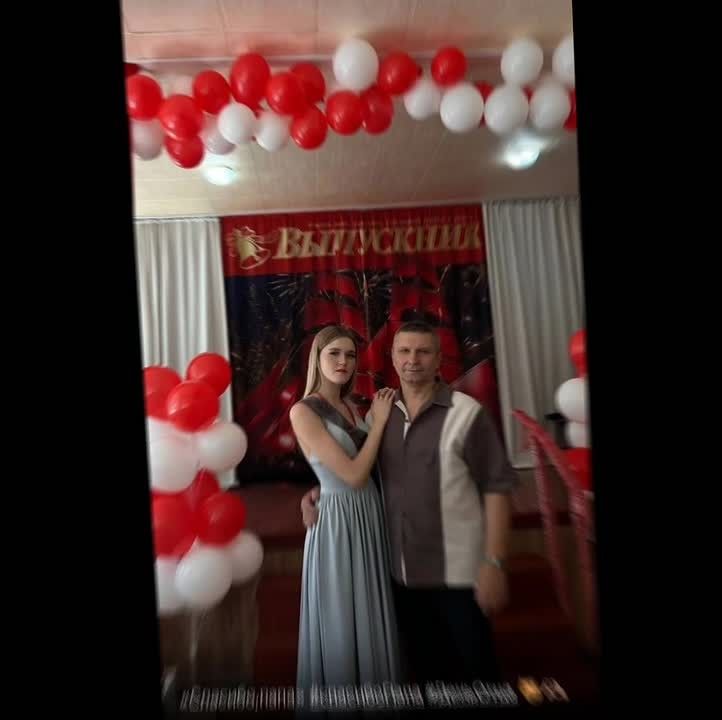 Папа, спасибо за всё!. За поддержку, добрые советы, заботу и уверенность, которую вы дарите своим детям