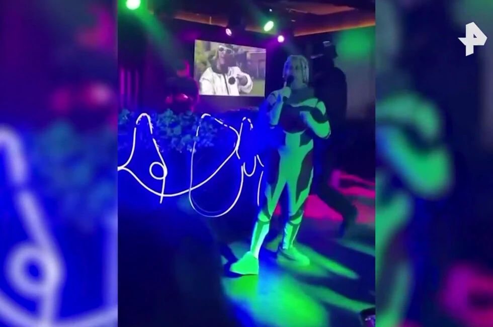 В Донецке на концерте в клубе задержан блогер Золо за запрещенную символику