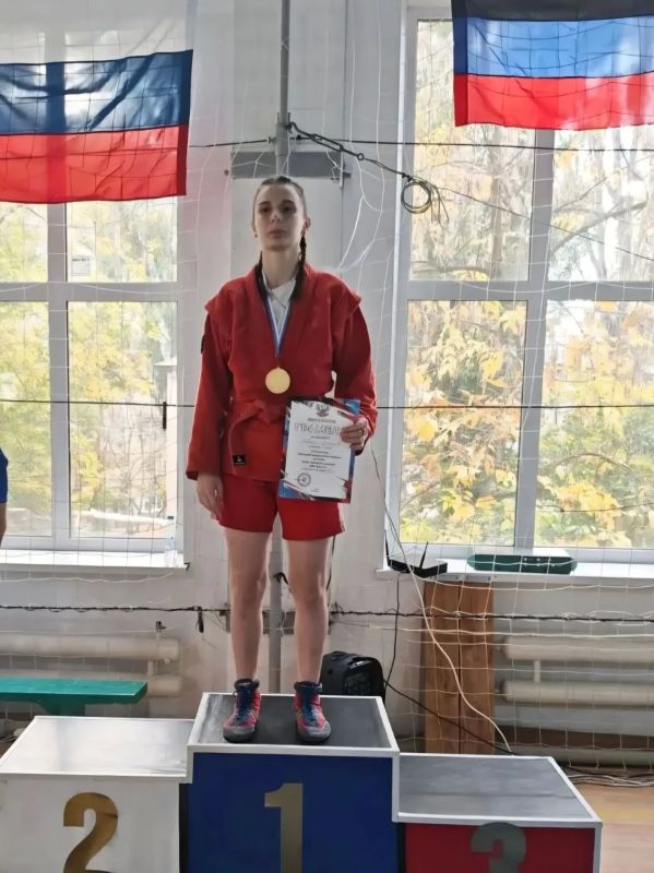 Александр Шатов: Шахтерские самбисты вернулись из Тореза с наградами Александр Шатов: Шахтерские самбисты вернулись из Тореза с наградами