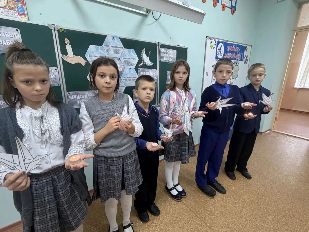 Таисия Чернявская: Воспитанники Амвросиевского детского дома присоединились к Всероссийской акции «Белые журавли» Таисия Чернявская: Воспитанники Амвросиевского детского дома присоединились к Всероссийской акции «Белые журавли»