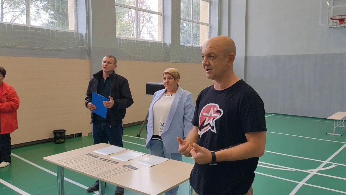 ЗАБЕГ ГЕРОЕВ !!!. 16.10.2026 в ГБОУ' " Волновахская школа 6" состоялось по-настоящему яркое и масштабное событие — долгожданный «ЗАБЕГ ГЕРОЕВ»!!! Главным судьей соревнований выступил представитель регионального штаба РО... ЗАБЕГ ГЕРОЕВ !!!. 16.10.2026 в ГБОУ' " Волновахская школа 6" состоялось по-настоящему яркое и масштабное событие — долгожданный «ЗАБЕГ ГЕРОЕВ»!!! Главным судьей соревнований выступил представитель регионального штаба РО...