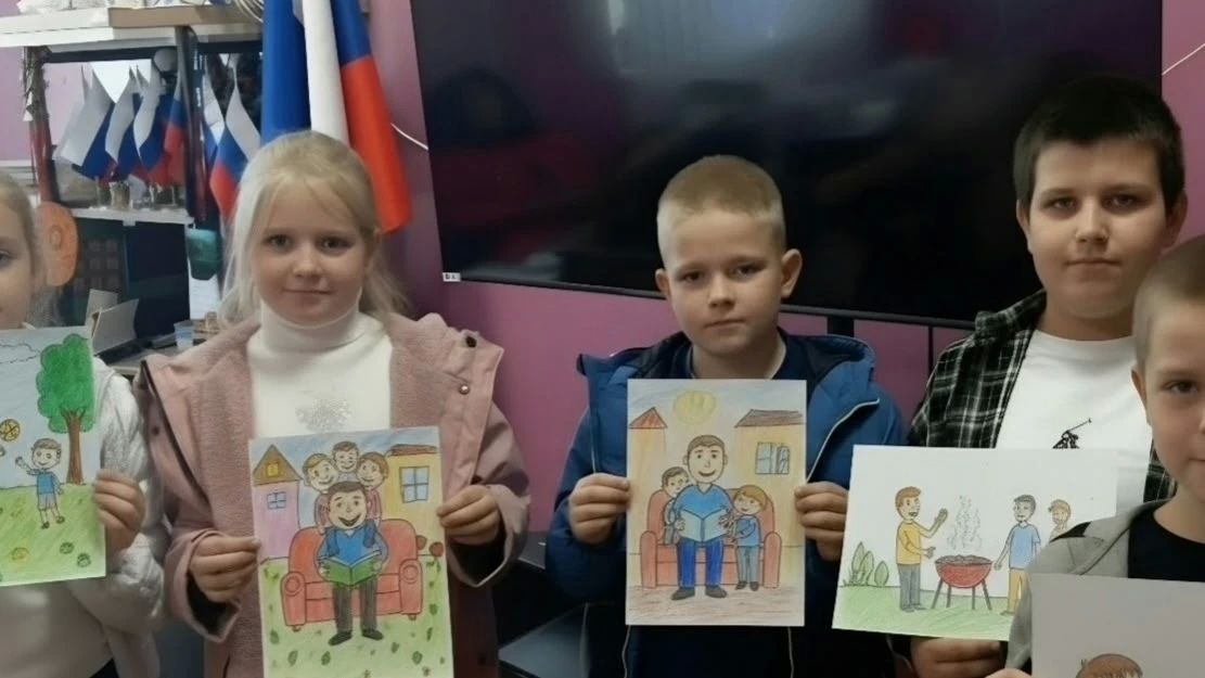 В день семейного праздника,посвященного отцам и их роли в воспитании детей - "День отца в России", сотрудниками сельских Домов культуры и библиотек, с целью воспитания ,уважения и благодарности к отцам,укреплению семейных... В день семейного праздника,посвященного отцам и их роли в воспитании детей - "День отца в России", сотрудниками сельских Домов культуры и библиотек, с целью воспитания ,уважения и благодарности к отцам,укреплению семейных...