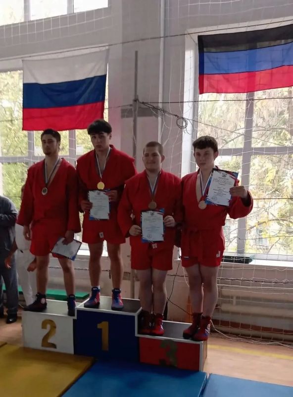 Первенство по самбо. 17 октября в Торезе состоялось первенство по самбо Первенство по самбо. 17 октября в Торезе состоялось первенство по самбо