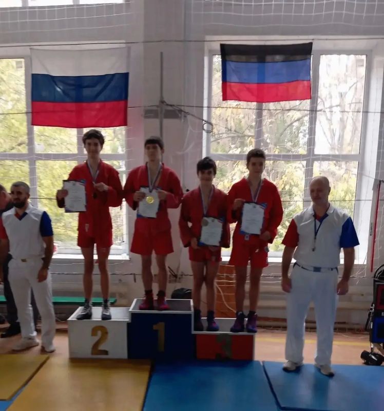 Первенство по самбо. 17 октября в Торезе состоялось первенство по самбо Первенство по самбо. 17 октября в Торезе состоялось первенство по самбо