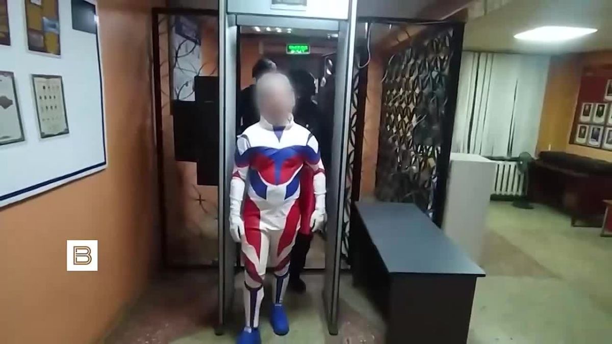 МВД показало кадры задержания в Донецке 22-летнего блогера Ивана Золо (настоящее имя - Иван Золочевский)