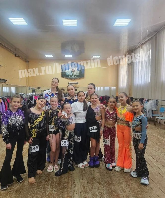Ансамбль современного спортивного танца «Антарес» Донецкого городского молодёжного центра достойно представил столицу Донбасса на межрегиональном рейтинговом фестивале «ДЭНС ФАКТОР» в Харцызске Ансамбль современного спортивного танца «Антарес» Донецкого городского молодёжного центра достойно представил столицу Донбасса на межрегиональном рейтинговом фестивале «ДЭНС ФАКТОР» в Харцызске