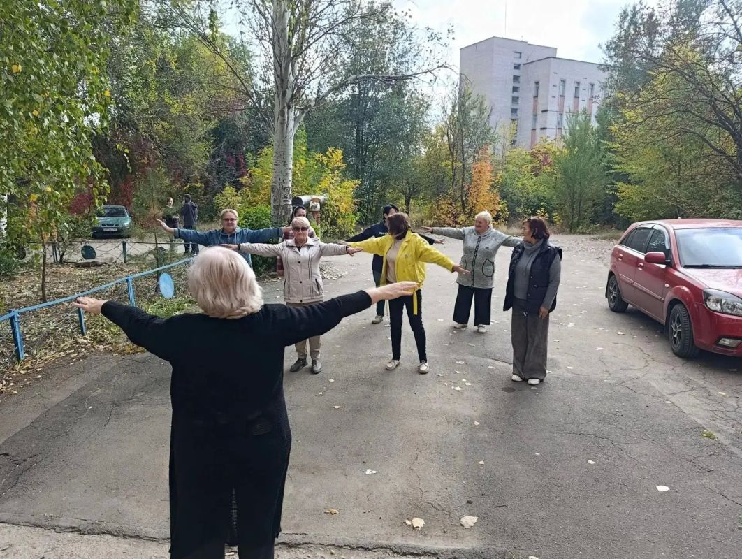 Формирование здорового образа жизни: в Донецке прошла оздоровительная зарядка для граждан старшего возраста Формирование здорового образа жизни: в Донецке прошла оздоровительная зарядка для граждан старшего возраста
