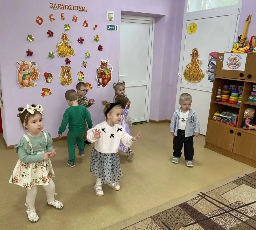На минувшей неделе в гостях у дошколят детского сада № 3 «Радуга» гостила Осень На минувшей неделе в гостях у дошколят детского сада № 3 «Радуга» гостила Осень