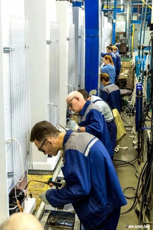 Школьники Донецка посетили предприятие «Донфрост» Школьники Донецка посетили предприятие «Донфрост»