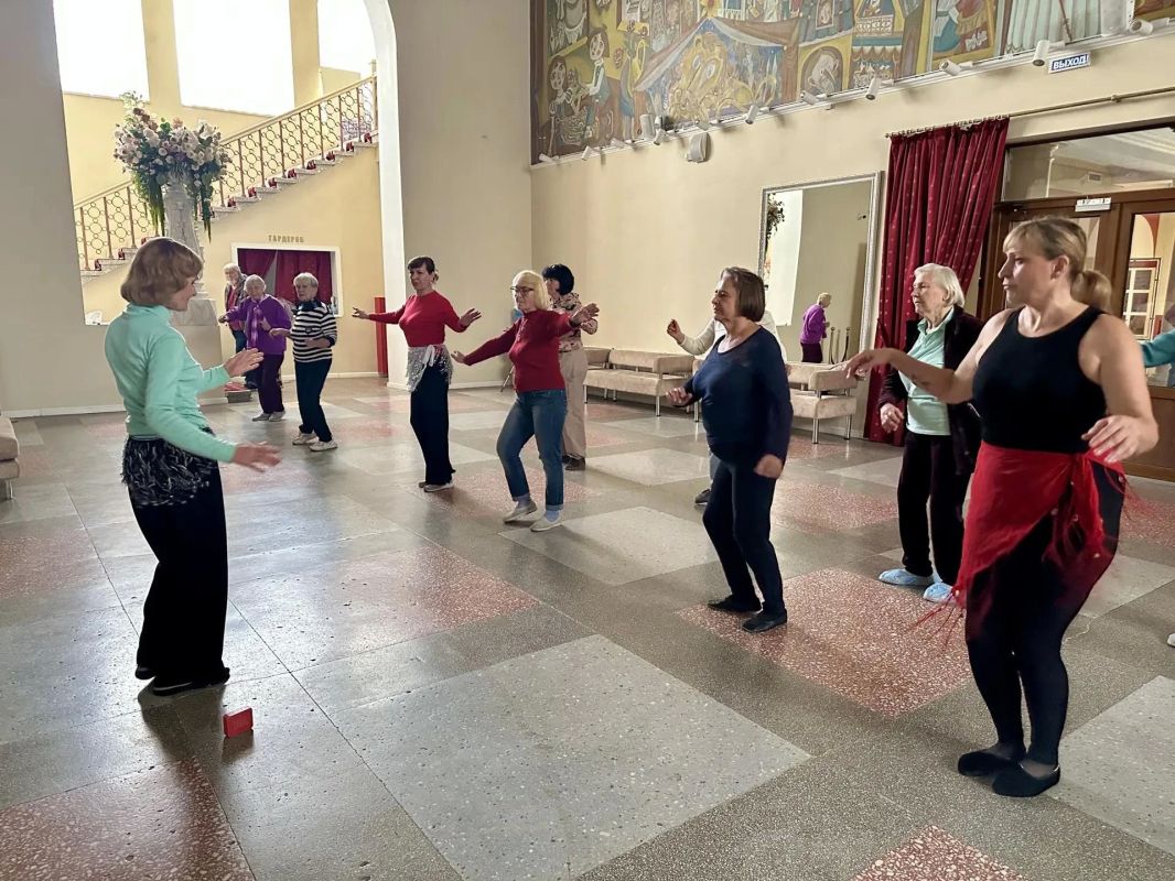 В ритме творчества – так проходят будни участников «Старшего поколения» В ритме творчества – так проходят будни участников «Старшего поколения»
