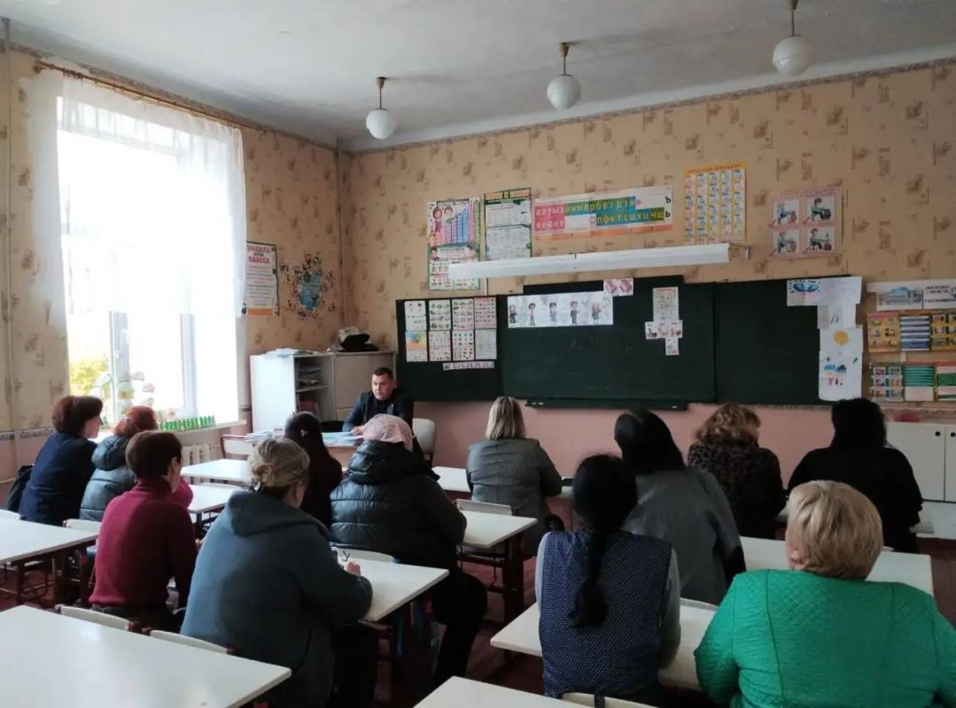 Сегодня, 20 октября, с целью реализации проекта "Управдом" в Червоногвардейском районе первый заместитель руководителя Управы Червоногвардейского внутригородского района Администрации городского округа Макеевка Антон...