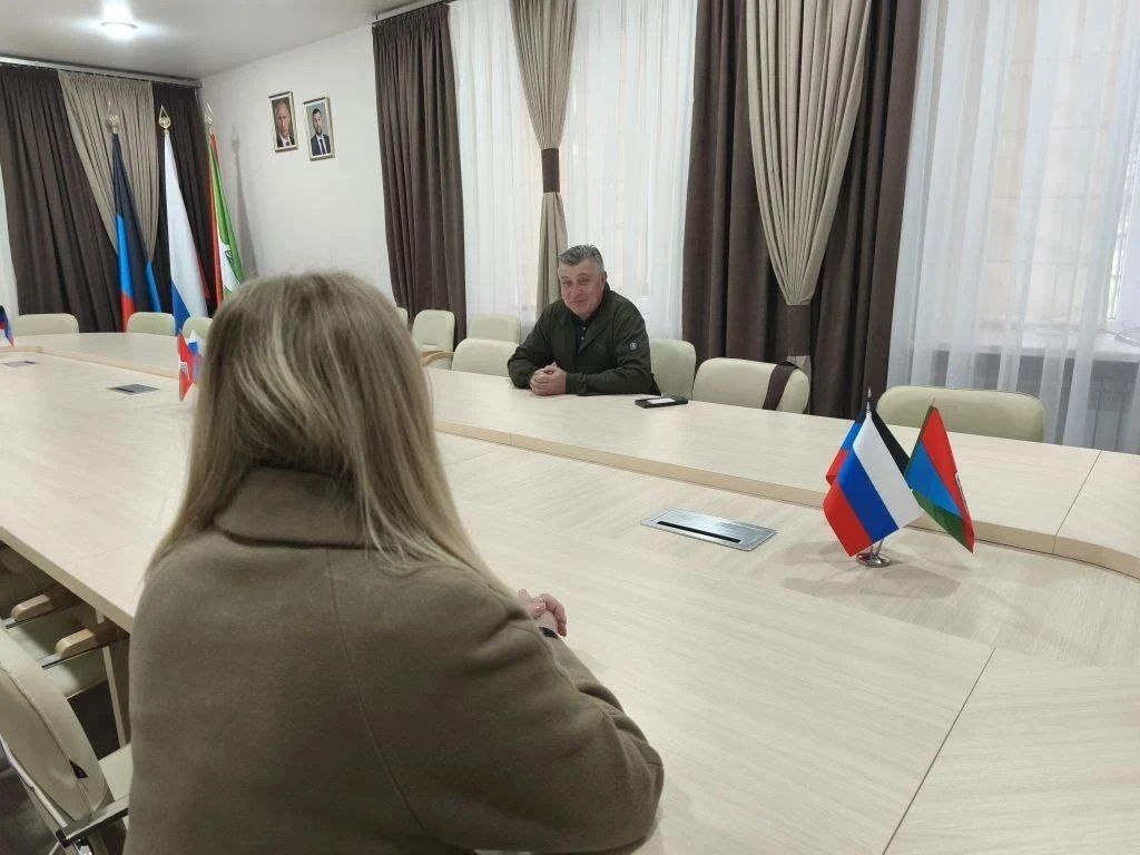 Роман Конев: 21 октября 2026 года состоялся выездной приём граждан депутатом Горловского городского совета Донецкой Народной Республики первого созыва от фракции «Единая Россия» Александром Бобровским